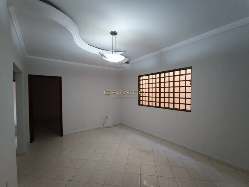 Casa com 3 quartos à venda, 149m2 em Jardim Ana Paula, Anapolis - GO - imagem 4 Foto 4 de Casa com 3 quartos à venda, 149m2 em Jardim Ana Paula, Anapolis - GO