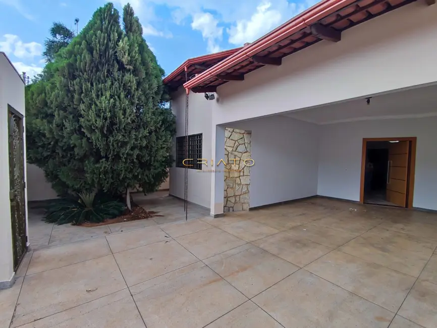 Casa com 3 quartos à venda, 149m2 em Jardim Ana Paula, Anapolis - GO - imagem 1 Foto 1 de Casa com 3 quartos à venda, 149m2 em Jardim Ana Paula, Anapolis - GO