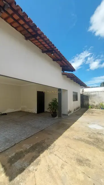 Casa com 3 quartos à venda, 230m2 em Anápolis City, Anapolis - GO - imagem 2 Foto 2 de Casa com 3 quartos à venda, 230m2 em Anápolis City, Anapolis - GO