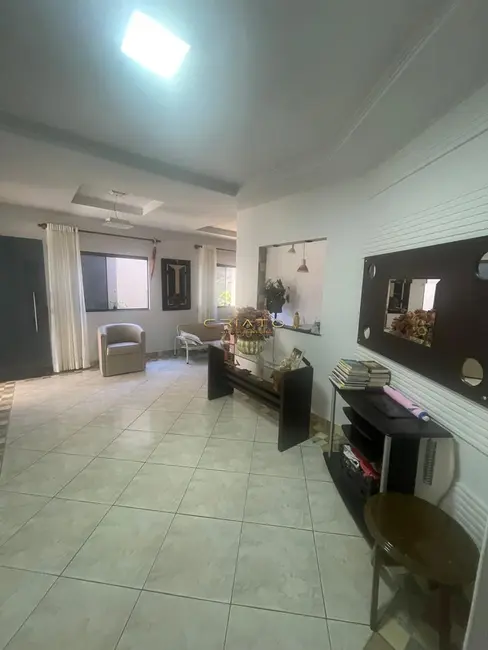 Casa com 3 quartos à venda, 262m2 em Alvorada, Anapolis - GO - imagem 2 Foto 2 de Casa com 3 quartos à venda, 262m2 em Alvorada, Anapolis - GO