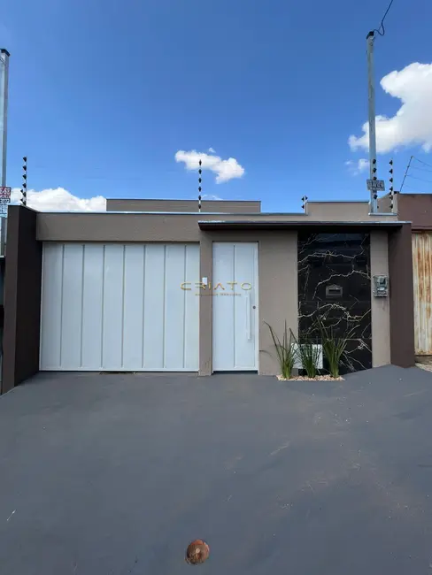 Casa com 3 quartos à venda, 105m2 em Víviam Parque, Anapolis - GO - imagem 2 Foto 2 de Casa com 3 quartos à venda, 105m2 em Víviam Parque, Anapolis - GO