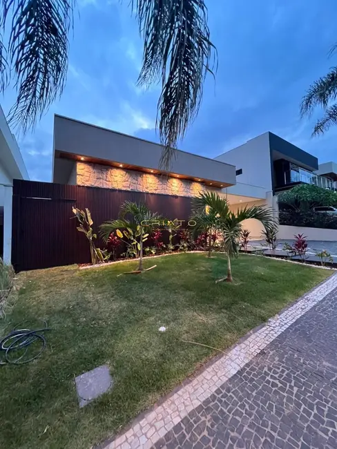 Foto 1 de Casa com 4 quartos à venda, 245m2 em Residencial Anaville, Anapolis - GO