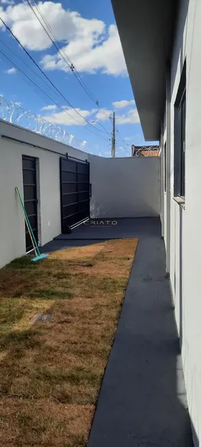 Foto 2 de Casa com 3 quartos à venda, 110m2 em Residencial Ildefonso Limírio, Anapolis - GO