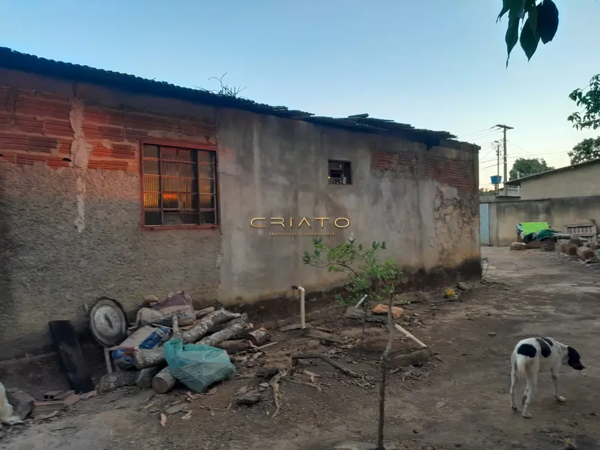 Foto 2 de Casa com 4 quartos à venda, 400m2 em Loteamento Guanabara, Anapolis - GO