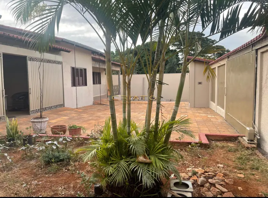 Casa com 3 quartos à venda, 303m2 em Anápolis City, Anapolis - GO - imagem 3 Foto 3 de Casa com 3 quartos à venda, 303m2 em Anápolis City, Anapolis - GO