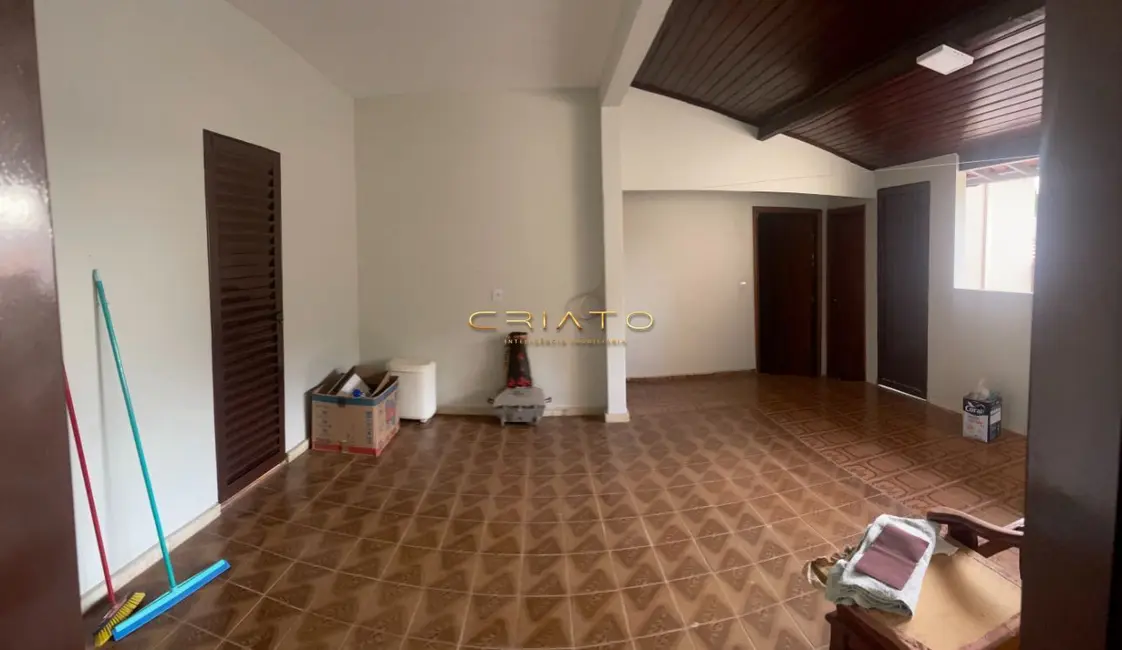 Casa com 3 quartos à venda, 303m2 em Anápolis City, Anapolis - GO - imagem 8 Foto 8 de Casa com 3 quartos à venda, 303m2 em Anápolis City, Anapolis - GO