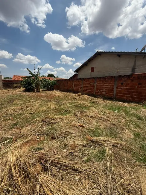 Foto 3 de Terreno / Lote à venda, 300m2 em Anapolis - GO