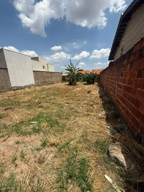 Foto 2 de Terreno / Lote à venda, 300m2 em Anapolis - GO