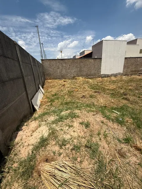 Foto 1 de Terreno / Lote à venda, 300m2 em Anapolis - GO