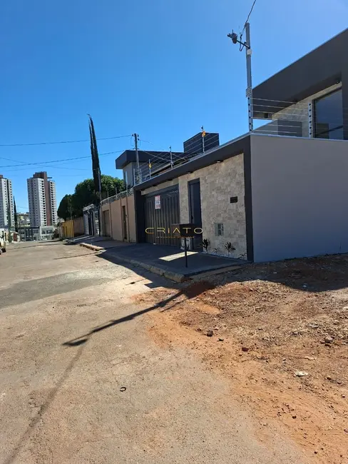 Casa com 4 quartos à venda, 230m2 em Anápolis City, Anapolis - GO - imagem 2 Foto 2 de Casa com 4 quartos à venda, 230m2 em Anápolis City, Anapolis - GO