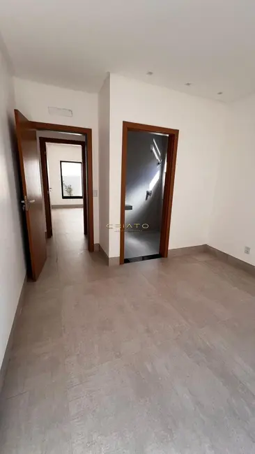 Foto 6 de Casa com 4 quartos à venda, 230m2 em Anápolis City, Anapolis - GO