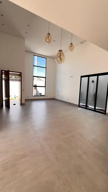 Foto 2 de Casa com 4 quartos à venda, 230m2 em Anápolis City, Anapolis - GO