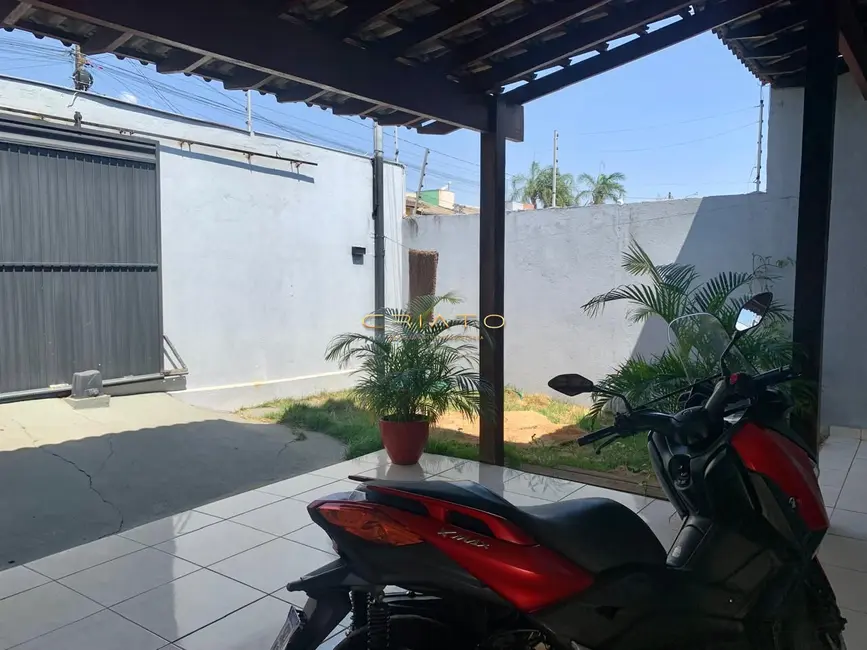 Casa com 3 quartos à venda, 140m2 em Residencial Florença, Anapolis - GO - imagem 2 Foto 2 de Casa com 3 quartos à venda, 140m2 em Residencial Florença, Anapolis - GO