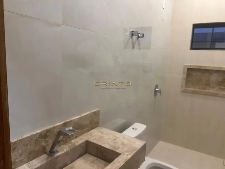 Casa com 3 quartos à venda, 165m2 em Residencial Cerejeiras, Anapolis - GO - imagem 2 Foto 2 de Casa com 3 quartos à venda, 165m2 em Residencial Cerejeiras, Anapolis - GO