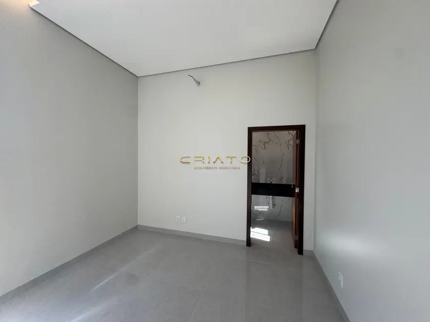 Casa com 3 quartos à venda, 224m2 em Sorriso - MT - imagem 8 Foto 8 de Casa com 3 quartos à venda, 224m2 em Sorriso - MT