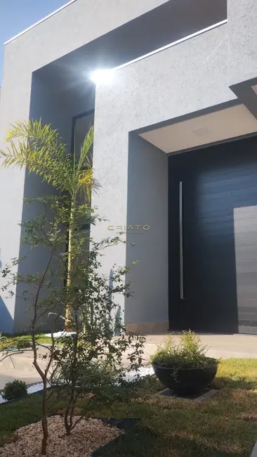 Foto 2 de Casa com 3 quartos à venda, 300m2 em Anápolis City, Anapolis - GO