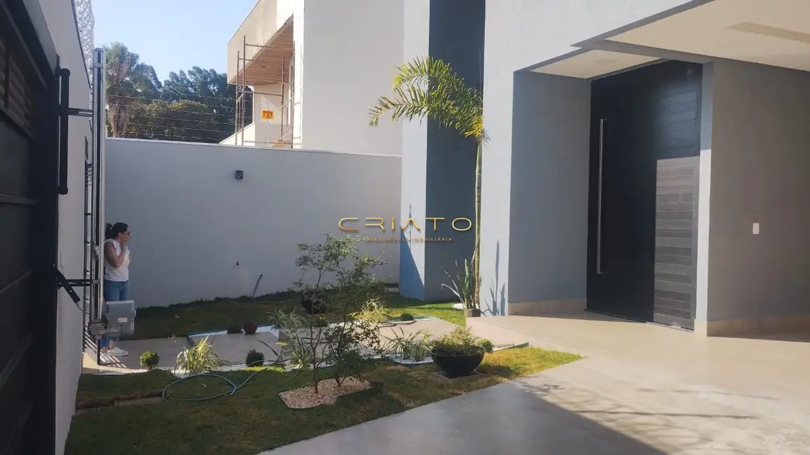 Foto 1 de Casa com 3 quartos à venda, 300m2 em Anápolis City, Anapolis - GO