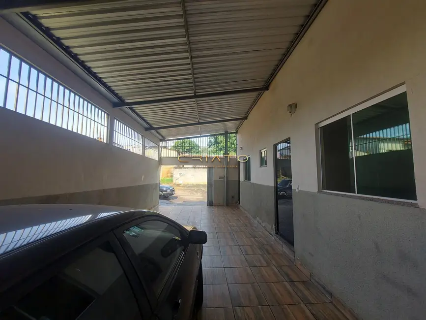 Foto 2 de Kitnet à venda, 150m2 em Jardim Ana Paula, Anapolis - GO