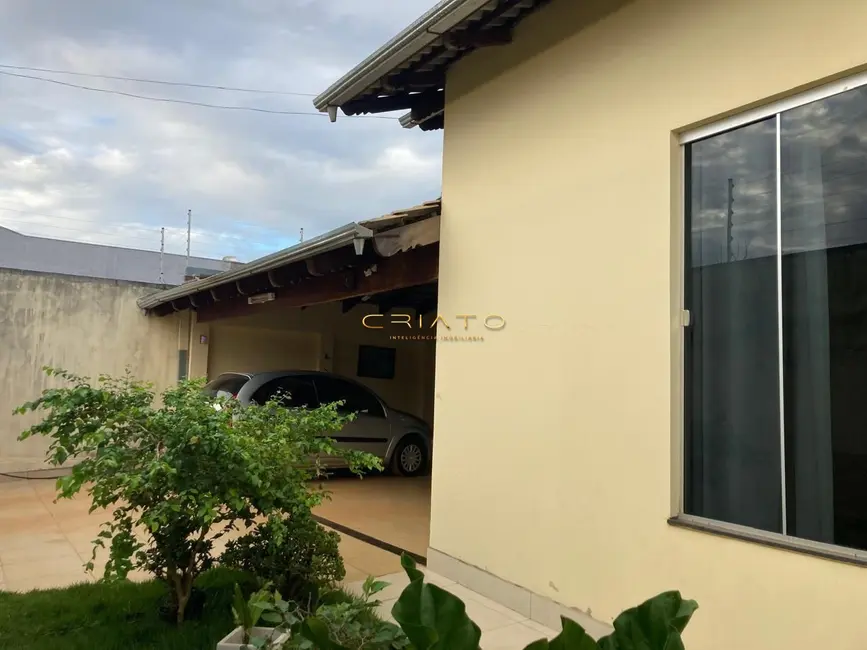 Foto 2 de Casa com 3 quartos à venda, 205m2 em São João, Anapolis - GO