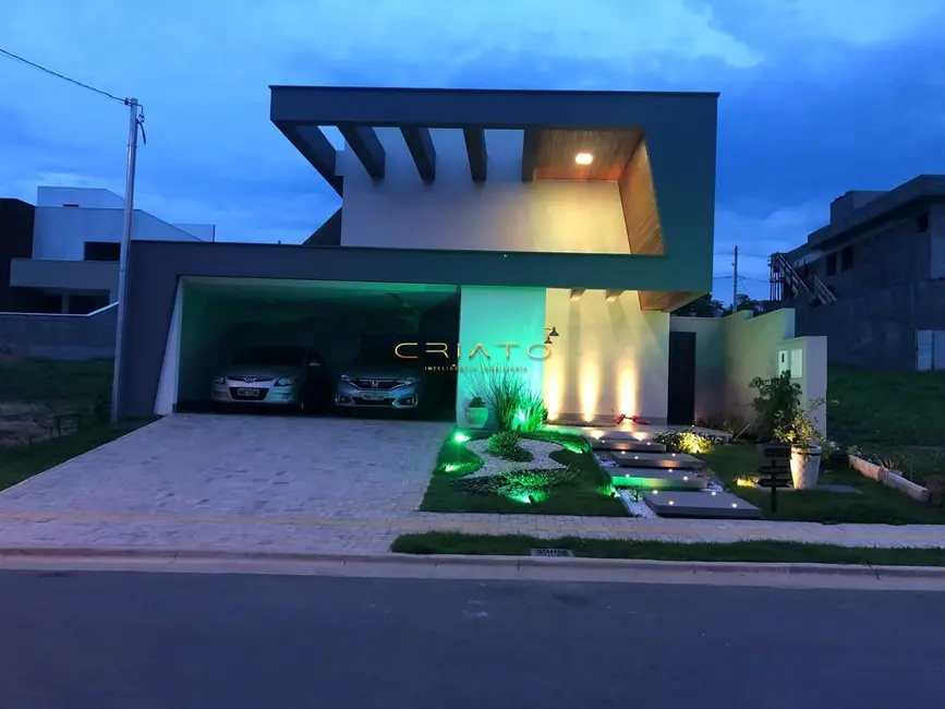 Foto 1 de Sobrado com 4 quartos à venda, 224m2 em Senador Canedo - GO