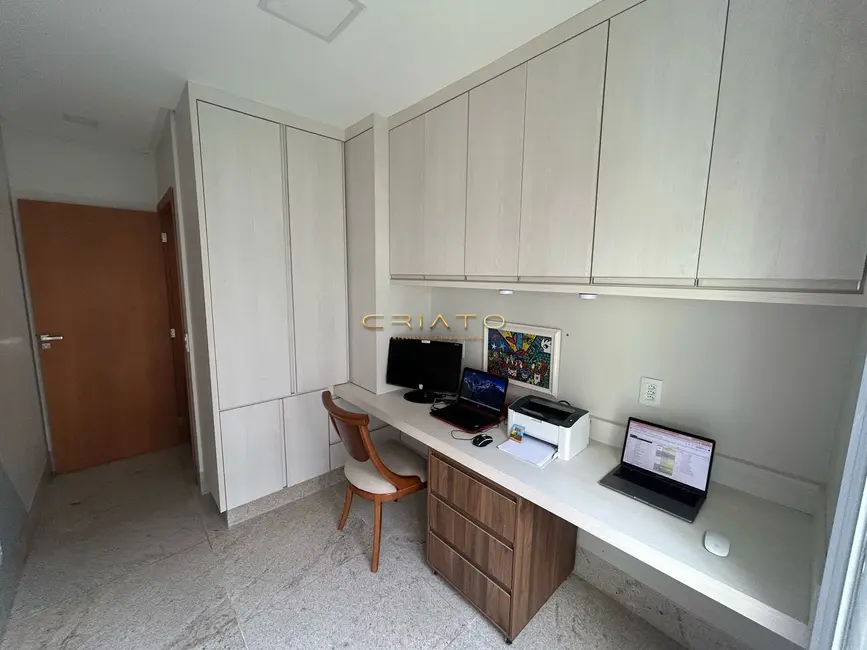 Foto 6 de Sobrado com 4 quartos à venda, 224m2 em Senador Canedo - GO