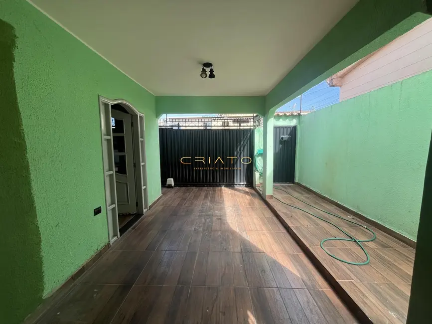 Foto 3 de Casa com 3 quartos à venda, 190m2 em Vila São Jorge, Anapolis - GO