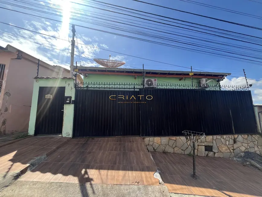 Foto 2 de Casa com 3 quartos à venda, 190m2 em Vila São Jorge, Anapolis - GO