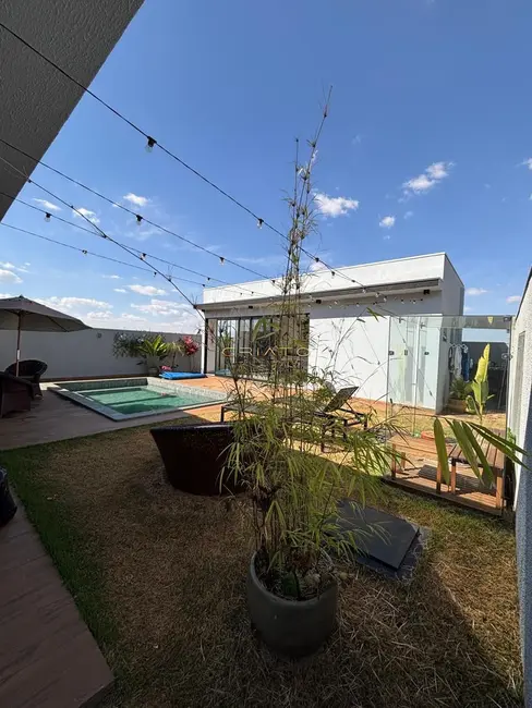 Foto 3 de Casa com 3 quartos à venda, 216m2 em Anapolis - GO