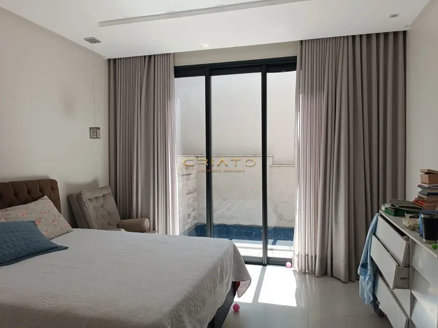 Foto 5 de Casa com 4 quartos à venda, 231m2 em Residencial Jardins do Lago, Anapolis - GO