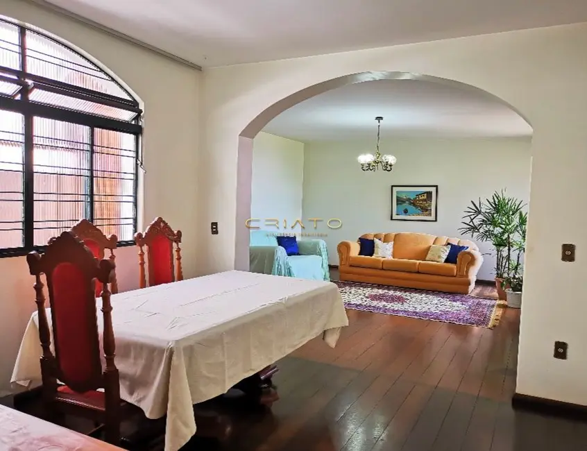 Foto 2 de Casa com 4 quartos à venda, 280m2 em Vila Góis, Anapolis - GO