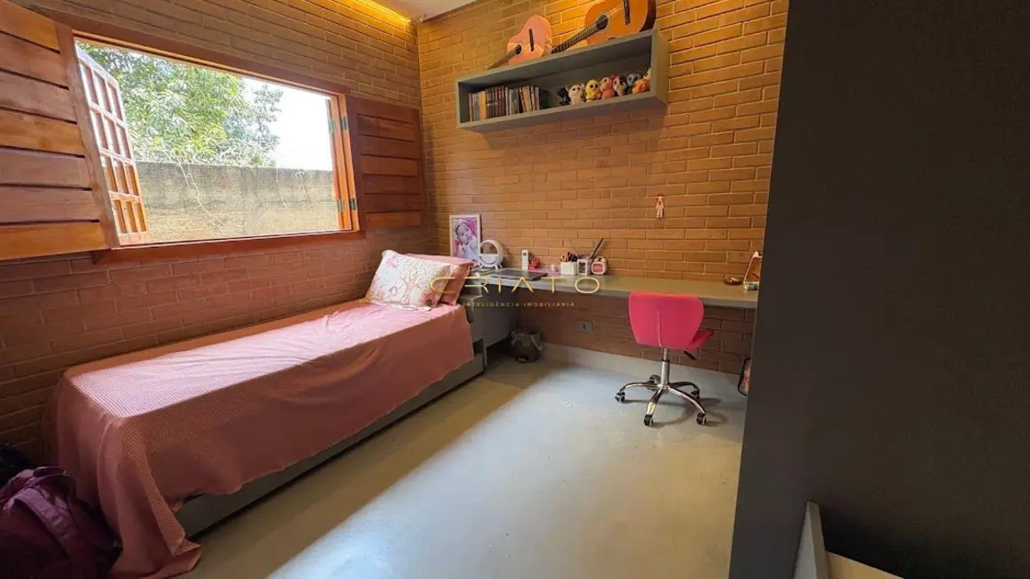 Casa de Condomínio com 3 quartos para alugar, 241m2 em Área Rural de Anápolis, Anapolis - GO - imagem 4 Foto 4 de Casa de Condomínio com 3 quartos para alugar, 241m2 em Área Rural de Anápolis, Anapolis - GO