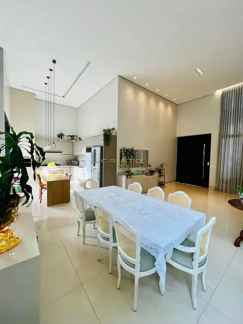 Casa com 3 quartos à venda, 250m2 em Condomínio Residencial Belas Artes, Anapolis - GO - imagem 4 Foto 4 de Casa com 3 quartos à venda, 250m2 em Condomínio Residencial Belas Artes, Anapolis - GO