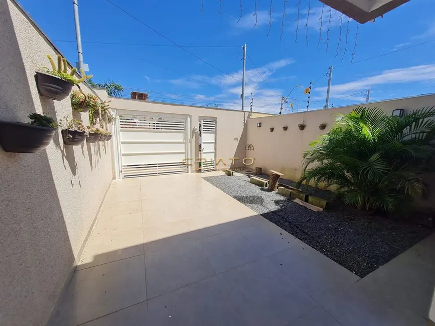 Casa com 3 quartos à venda, 100m2 em Anapolis - GO - imagem 2 Foto 2 de Casa com 3 quartos à venda, 100m2 em Anapolis - GO