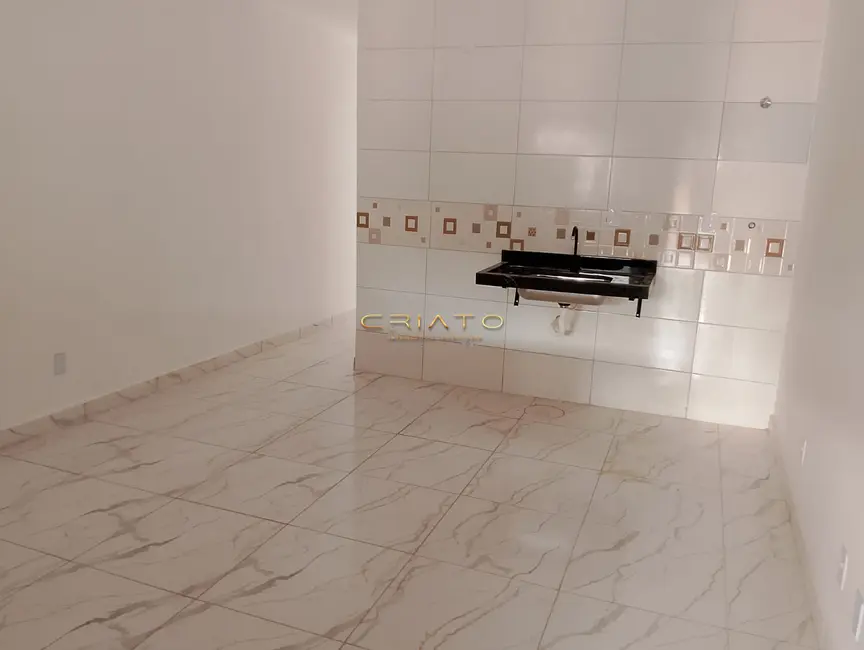 Foto 4 de Casa com 3 quartos à venda, 70m2 em Anapolis - GO