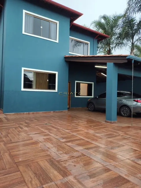 Foto 1 de Sobrado com 3 quartos à venda, 204m2 em Anápolis City, Anapolis - GO