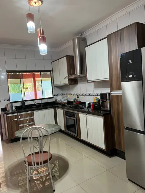 Foto 1 de Casa com 3 quartos à venda, 250m2 em Chácaras Americanas, Anapolis - GO