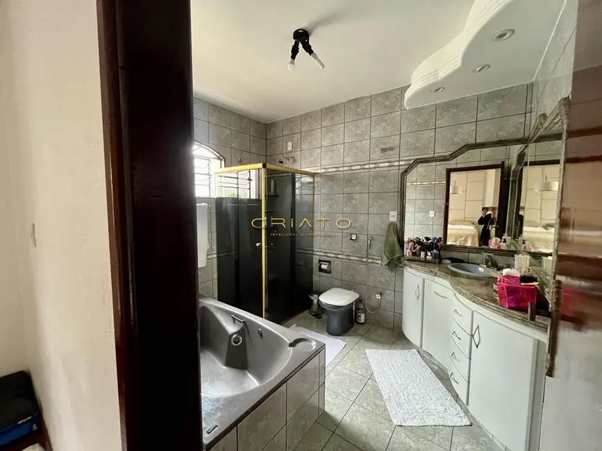 Casa com 3 quartos à venda, 246m2 em Jardim Ana Paula, Anapolis - GO - imagem 6 Foto 6 de Casa com 3 quartos à venda, 246m2 em Jardim Ana Paula, Anapolis - GO