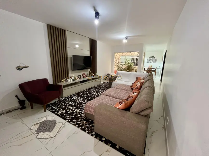 Casa com 3 quartos à venda, 246m2 em Jardim Ana Paula, Anapolis - GO - imagem 2 Foto 2 de Casa com 3 quartos à venda, 246m2 em Jardim Ana Paula, Anapolis - GO