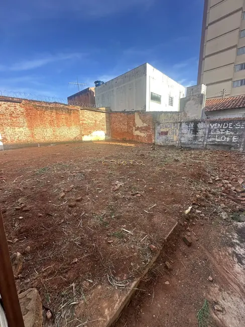 Foto 1 de Terreno / Lote à venda, 140m2 em Anapolis - GO
