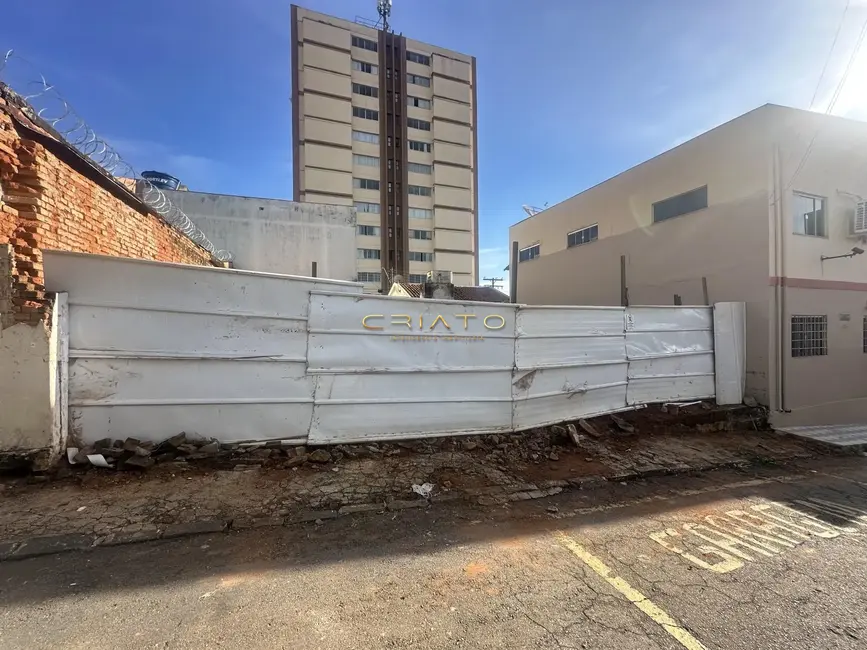 Foto 3 de Terreno / Lote à venda, 140m2 em Anapolis - GO