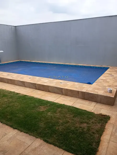 Foto 1 de Casa com 3 quartos à venda, 230m2 em Santo Antônio, Anapolis - GO