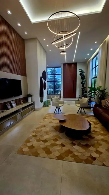 Sobrado com 5 quartos à venda, 320m2 em Goiania - GO - imagem 8 Foto 8 de Sobrado com 5 quartos à venda, 320m2 em Goiania - GO