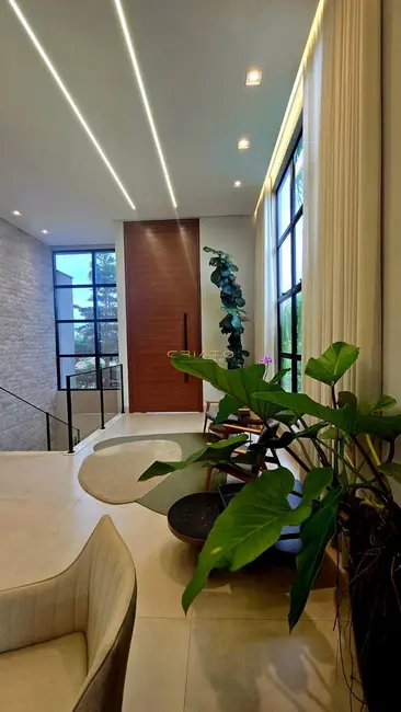 Sobrado com 5 quartos à venda, 320m2 em Goiania - GO - imagem 5 Foto 5 de Sobrado com 5 quartos à venda, 320m2 em Goiania - GO