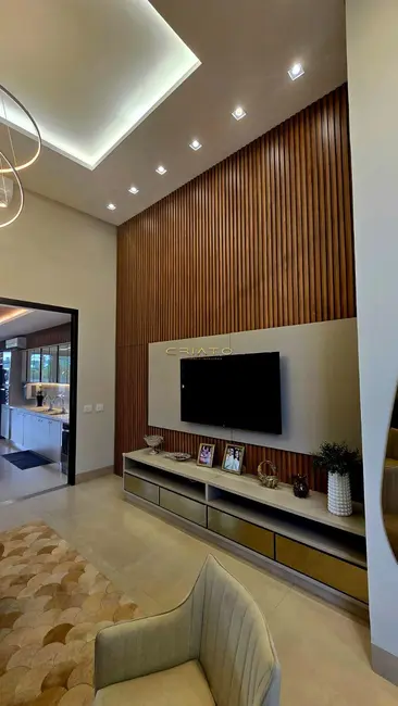 Sobrado com 5 quartos à venda, 320m2 em Goiania - GO - imagem 4 Foto 4 de Sobrado com 5 quartos à venda, 320m2 em Goiania - GO