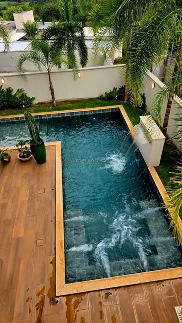 Sobrado com 5 quartos à venda, 320m2 em Goiania - GO - imagem 9 Foto 9 de Sobrado com 5 quartos à venda, 320m2 em Goiania - GO