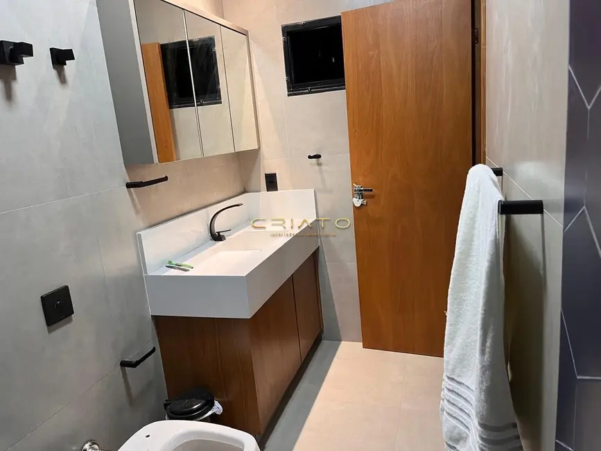 Foto 3 de Casa de Condomínio com 5 quartos à venda, 320m2 em Anapolis - GO