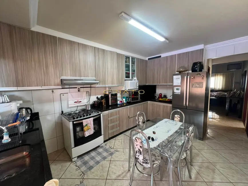 Casa com 4 quartos à venda, 250m2 em Vila São Joaquim, Anapolis - GO - imagem 6 Foto 6 de Casa com 4 quartos à venda, 250m2 em Vila São Joaquim, Anapolis - GO
