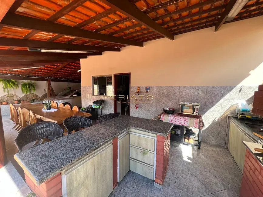 Casa com 4 quartos à venda, 250m2 em Vila São Joaquim, Anapolis - GO - imagem 4 Foto 4 de Casa com 4 quartos à venda, 250m2 em Vila São Joaquim, Anapolis - GO