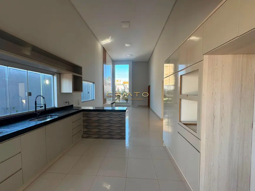 Casa com 3 quartos à venda, 150m2 em Residencial Santa Cruz, Anapolis - GO - imagem 7 Foto 7 de Casa com 3 quartos à venda, 150m2 em Residencial Santa Cruz, Anapolis - GO
