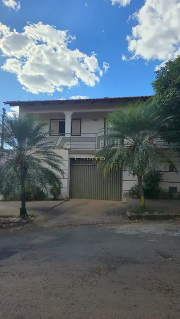 Sobrado com 5 quartos à venda, 300m2 em Vila Goiás, Anapolis - GO - imagem 2 Foto 2 de Sobrado com 5 quartos à venda, 300m2 em Vila Goiás, Anapolis - GO